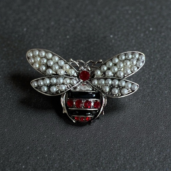 Jewelry - Elegant Silver and Red Bee Brooch